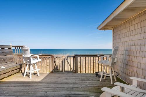 Kill Devil Hills House | OBX 4BR Oceanfront Cottage