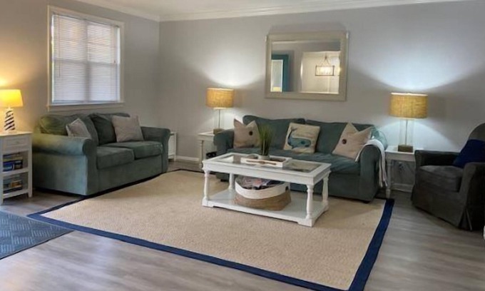 North End House | Oc820 St. Charles Place, 1st Floor