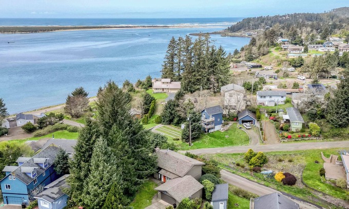 Tillamook House | Ocean and Bay View, Two Living Spaces, Hot Tub, Ping-Pong