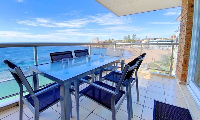 Cronulla Apartment | Ocean Front Panoramic Ocean Views with Direct Beach Access 616