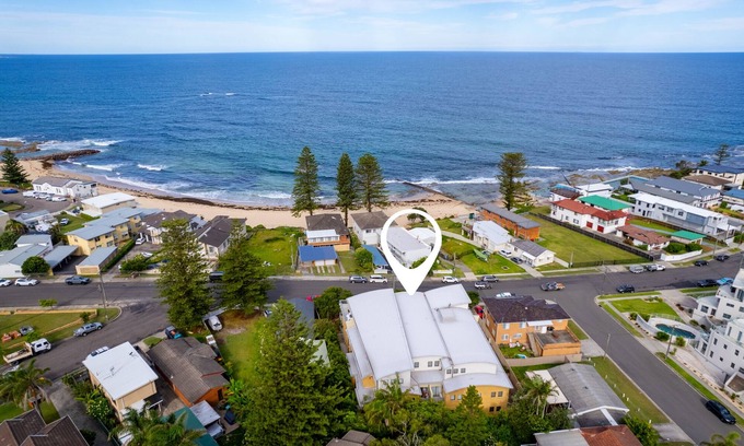 Blue Bay Apartment | OCEAN BREEZE | LUXURY APARTMENT WITH OCEAN VIEWS AT THE ENTRANCE