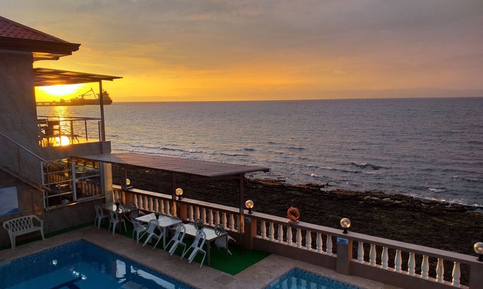 Toledo City Hotel | Ocean Breeze Resort