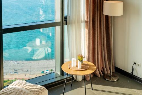 Old Boulevard Apartment | Ocean Breeze Retreat - Honeymoon Apartment with Sea View in Porta Batumi Tower