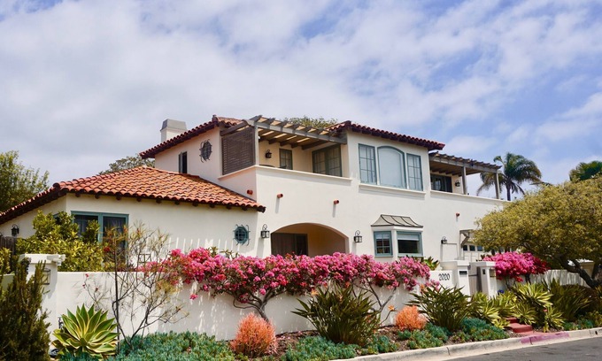 West Mesa House | Ocean Breeze Suite ~ A Quiet Coastal Retreat