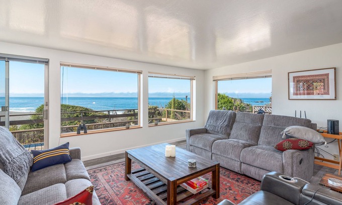 Gualala House | Ocean Bungalow | Tesla EV Station & Near Trails!