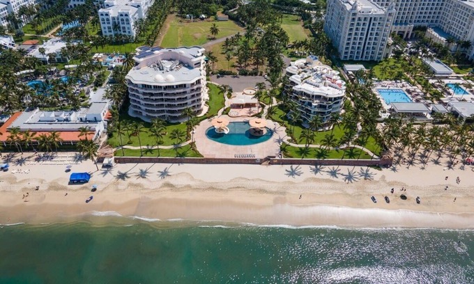 Flamingos Condo | Ocean Front Condo with Pool Sleeps 6 People