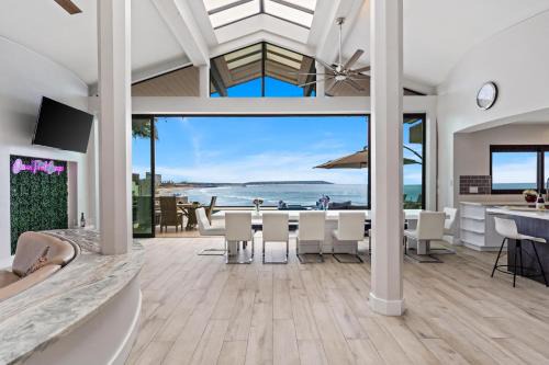 La Jolla House | Ocean Front Escape