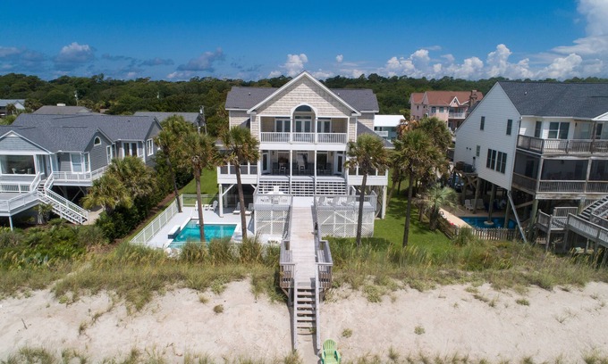 Long Bay Estates House | Ocean Front Luxury near Myrtle Beach State Park and just South of the airport.nn