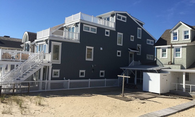 South End House | Ocean Front, Single Family Home with 5 BR, 4.5 Baths and 4 large decks