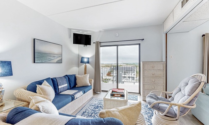 Lewes Condo | Ocean House Condo with beautiful view of the Delaware Bay