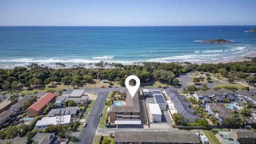 Coffs Harbour House | Ocean Parade 20 - Ocean Parade 20 - Resort access, BBQ, Surf Beach