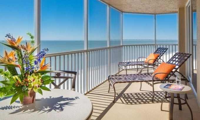 Fort Myers Beach Resort | Ocean/Pool View 703- Relax and recharge at Fort Myers Beach