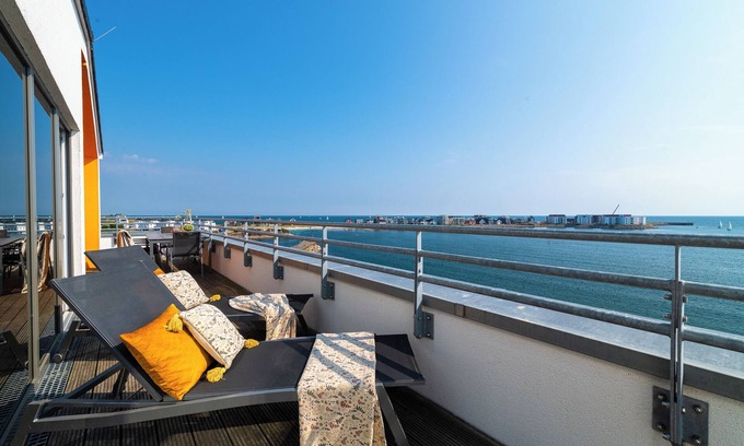 Olpenitz Apartment | "Ocean Queen" Baltic Sea vacation with 3 minutes walk to the beach, fireplace and sea view