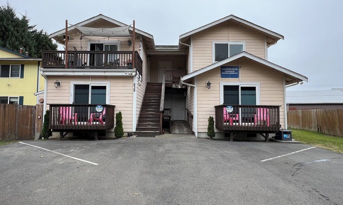 Ocean Shores Apartment | Ocean Shores studio with kitchenette-minutes from beach-Anchor Ashore Condo #3