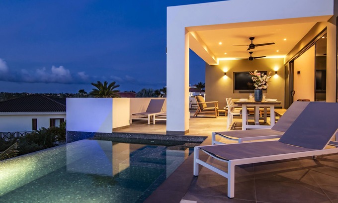 Sint Michiel Villa | "Ocean Sunset Villa" luxury stay max. 14 people."