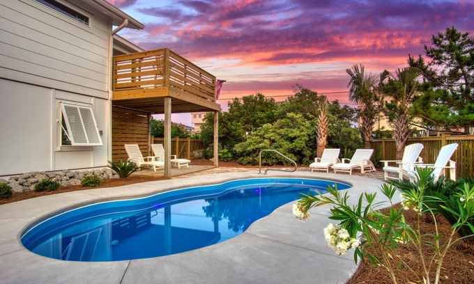 Surf City House | OCEAN VIEW. 2ND ROW. PVT HEATED POOL. PVT BEACH ACCESS. CLASSIC TOPSAIL!