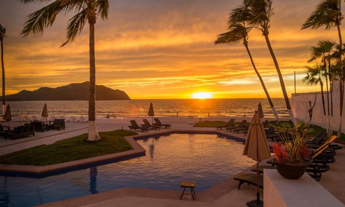 Las Gaviotas Hotel | Ocean View Beach Hotel