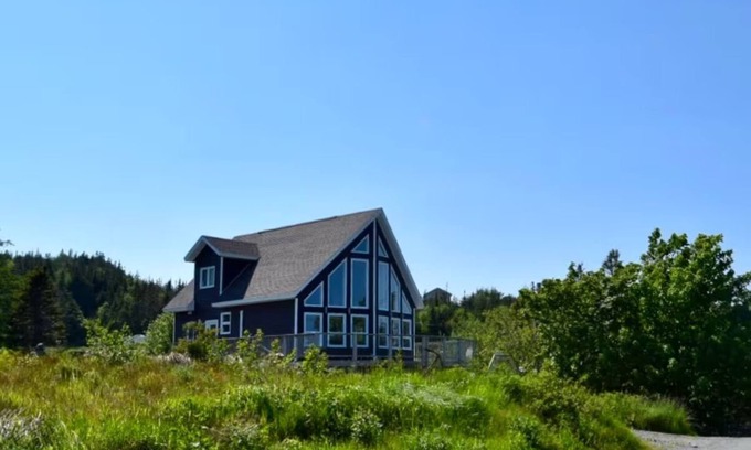 Brigus South Cottage | Ocean‑View Cottage w/Whale & Iceberg Spotting – 5 Min to East Coast Trail