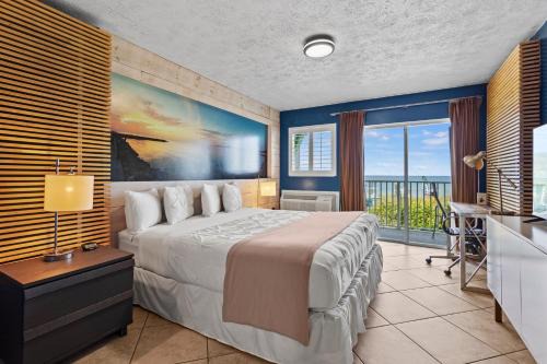 Fort Pierce Hotel | Ocean View Hotel Room with Balcony- King Bed #17