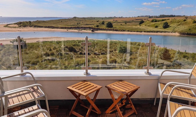 South Charlton Cottage | OCEAN VIEW in Alnmouth