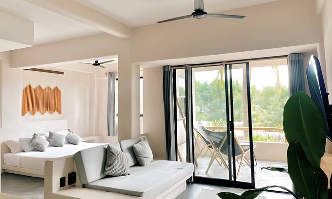 Santa Maria Apartment | Ocean View Starlink Cleaned Daily Pools