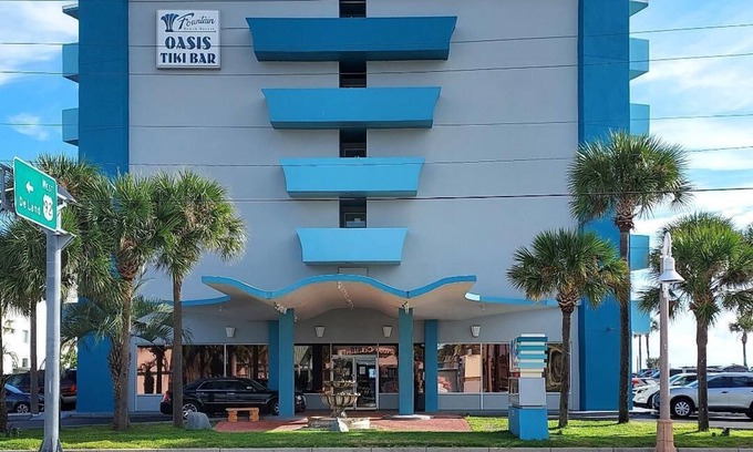 Daytona Beach Resort | OCEAN VIEW SUITE WITH FULL KITCHEN