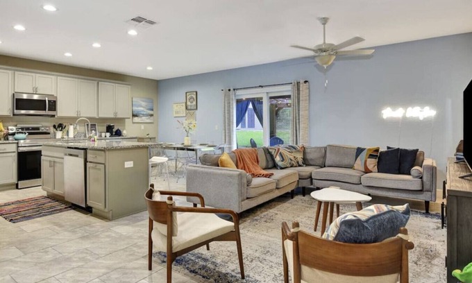 Mcelroys Belleview House | OCEAN VIEW | 6 bedrooms, 2 Game rooms, Parking, AC