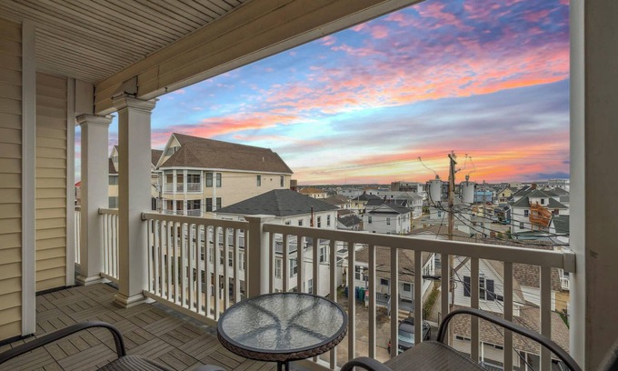 Hampton Condo | Ocean Views Balcony K Street Penthouse #5