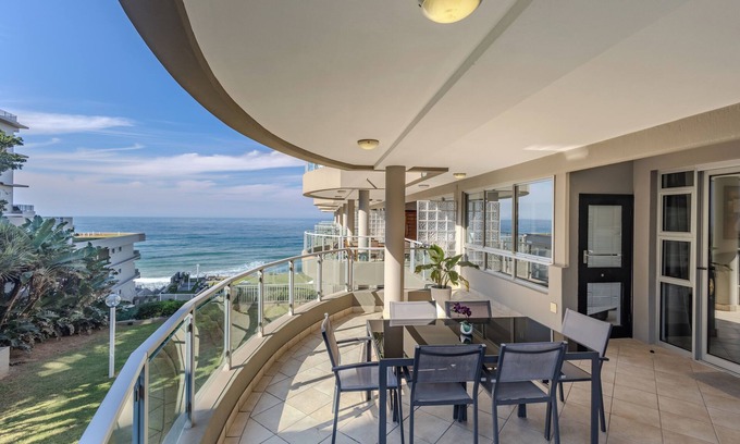 Ballito Apartment | Ocean Views! Family Beach-side Holiday Apartment