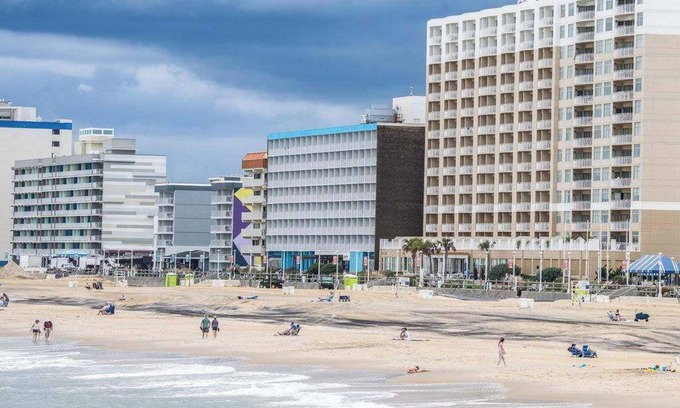 Virginia Beach Condo | Ocean Views, King Bed & Indoor Heated Pool