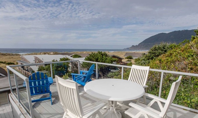 Manzanita House | Ocean Views! Large Unique home with wrap around deck, 3 bedrooms, large kitchen!