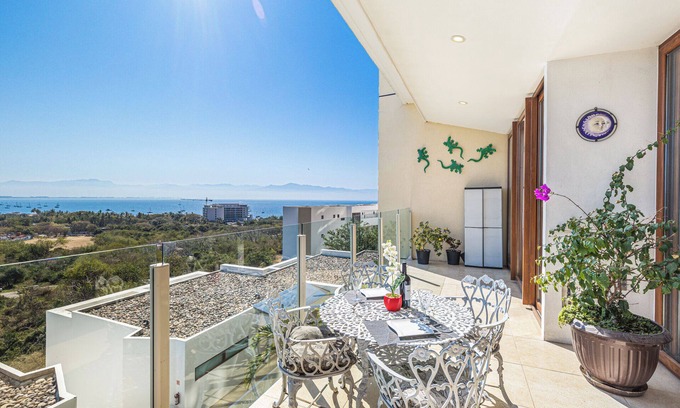 Bucerias Condo | Ocean Views, Outdoor Dining, Beach Club, Wifi