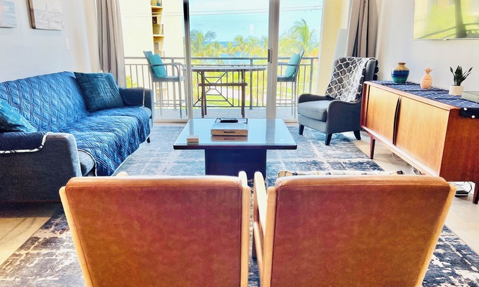 Central Beach Condo | Ocean views. Racquet Club in newly renovated unit. Walk to the best of Vero!
