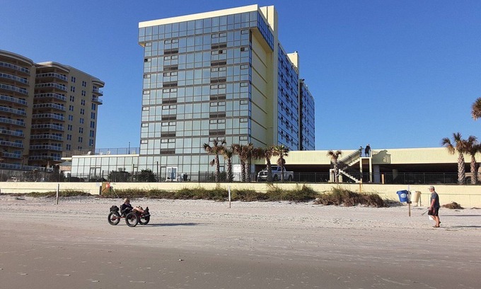 Schulte Park Hotel | OceanBeachCondominium in the World Renowned Daytona Beach.