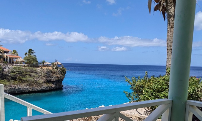 Lagun House | Oceanfront 3BR Bungalow with Fabulous View at Playa Lagun