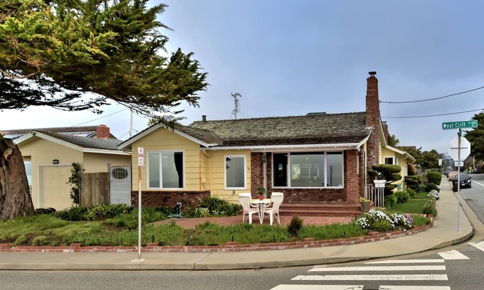 Westside Santa Cruz House | Oceanfront @ Beach In Santa Cruz! Dog Friendly. Super Clean! Amazing Views.