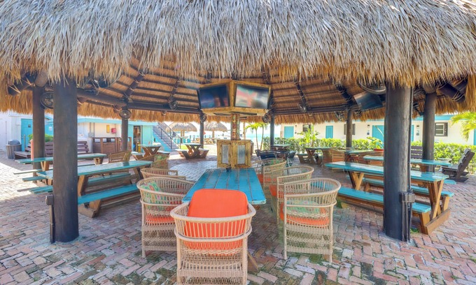 Layton Cottage | Oceanfront Cottage w/Beach Access in Layton!