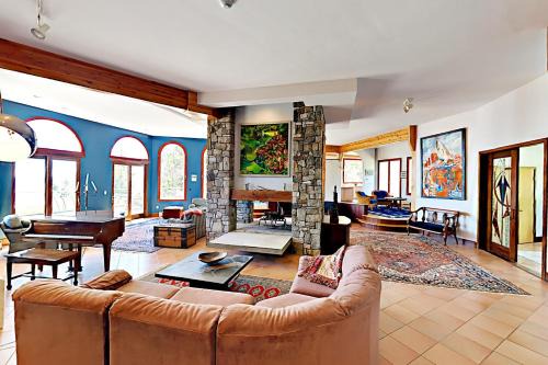 Ocean Point House | Oceanfront Gem