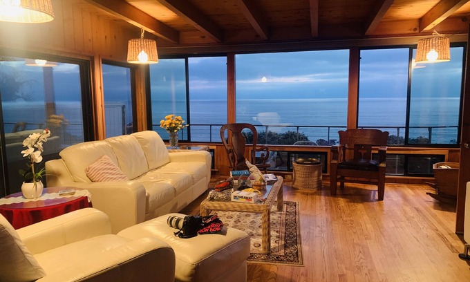 Leucadia House | Oceanfront Home, Stone Steps Beach Access, Jacuzzi on Oceanfront Deck