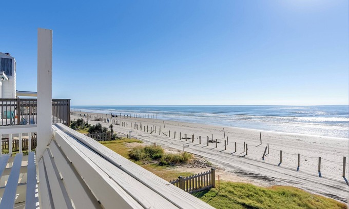 Bermuda Beach House | Oceanfront Home w/Deck & Views in Galveston!