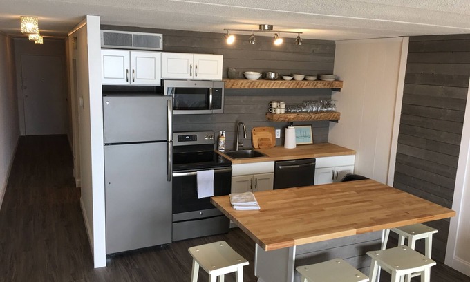 North Ocean City Condo | Oceanfront, huge balcony, New Remodel in North Ocean City