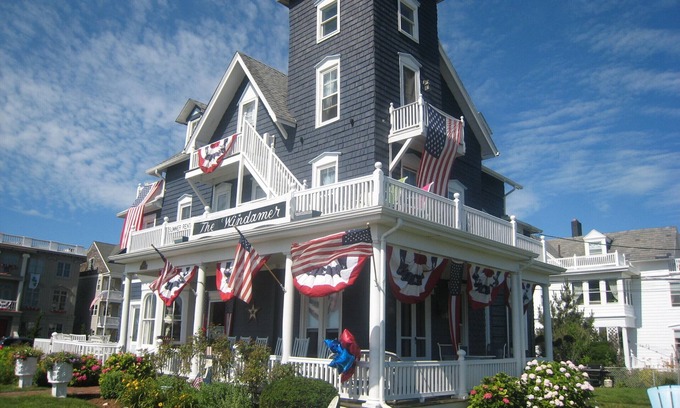 Ocean Grove House | OCEANFRONT, HUGE SUITE SLEEPS 6 , Ocean Views Galore! Great outdoor deck!
