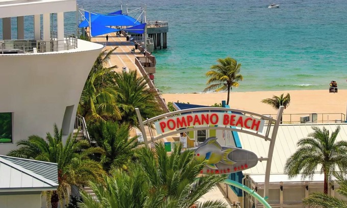 Pompano Beach Resort | Oceanfront Paradise! 1BR/1BTH fully equipped – this lovely resort has it all!