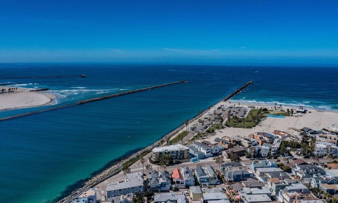 South Mission Beach House | Oceanfront * Penthouse * Views Galore * Pets OK!