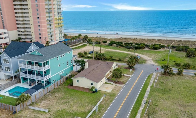 Atlantic Beach House | Oceanfront Private Beach House w/Private Hot Tub + Free Attraction Tickets!