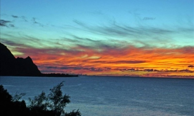 Princeville Condo | Oceanfront Puu Poa Condo 311 AC thruout best Bali Hai View & Sunsets Princeville