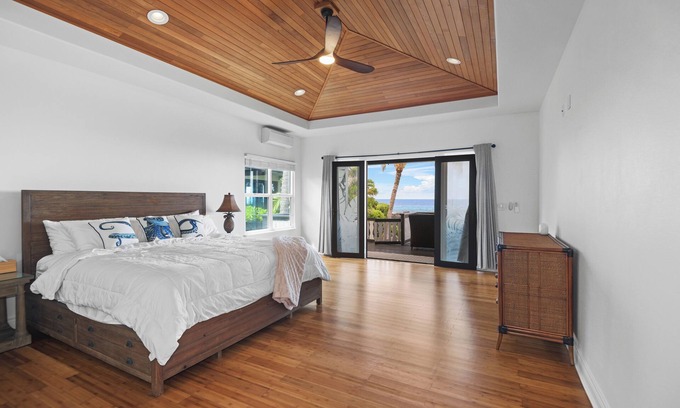 Kailua-Kona House | Oceanfront Retreat w/Sunset Views & Paddleboards