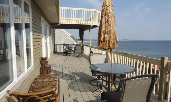 Plymouth House | Oceanfront Villa, A/C, Cable TV, Free WiFi, 2 Decks, Outdoor Grill, Pet-Friendly