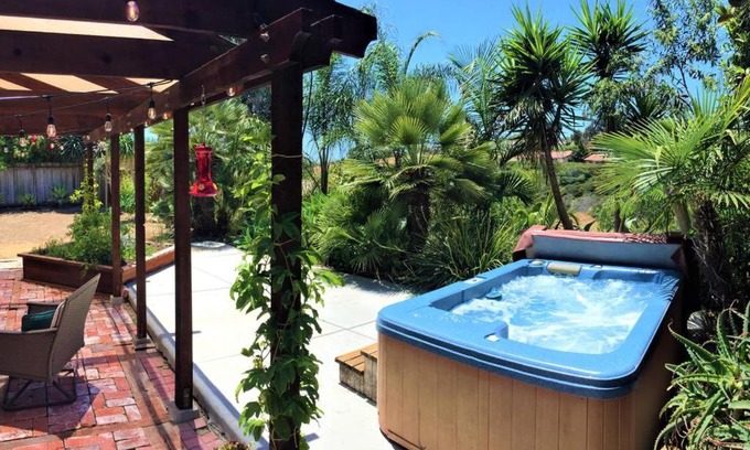 Loma Alta House | Oceanside Jungalow, 5 Minutes from the Beach!