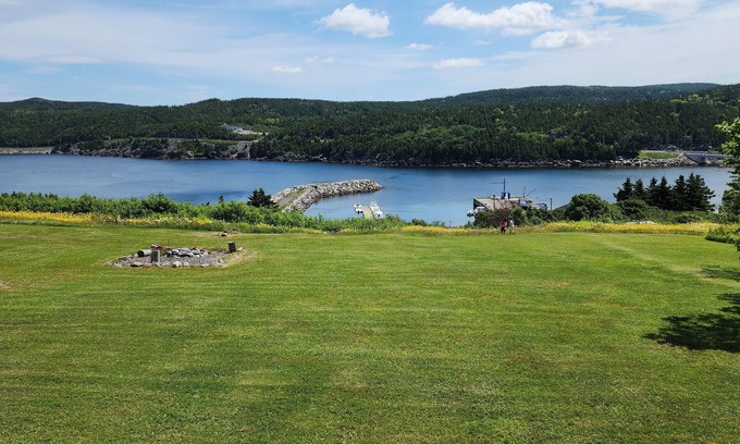 Plate Cove West House | Oceanview 4BR Biscuit Box Home in a Fishing Village Near Bonavista & Trinity